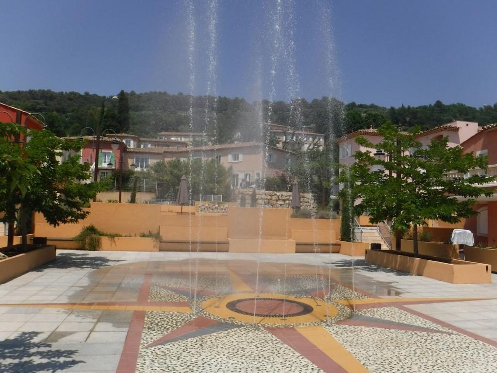 Appartement Dans Residence - Le Domaine De Camiole Callian  Dış mekan fotoğraf