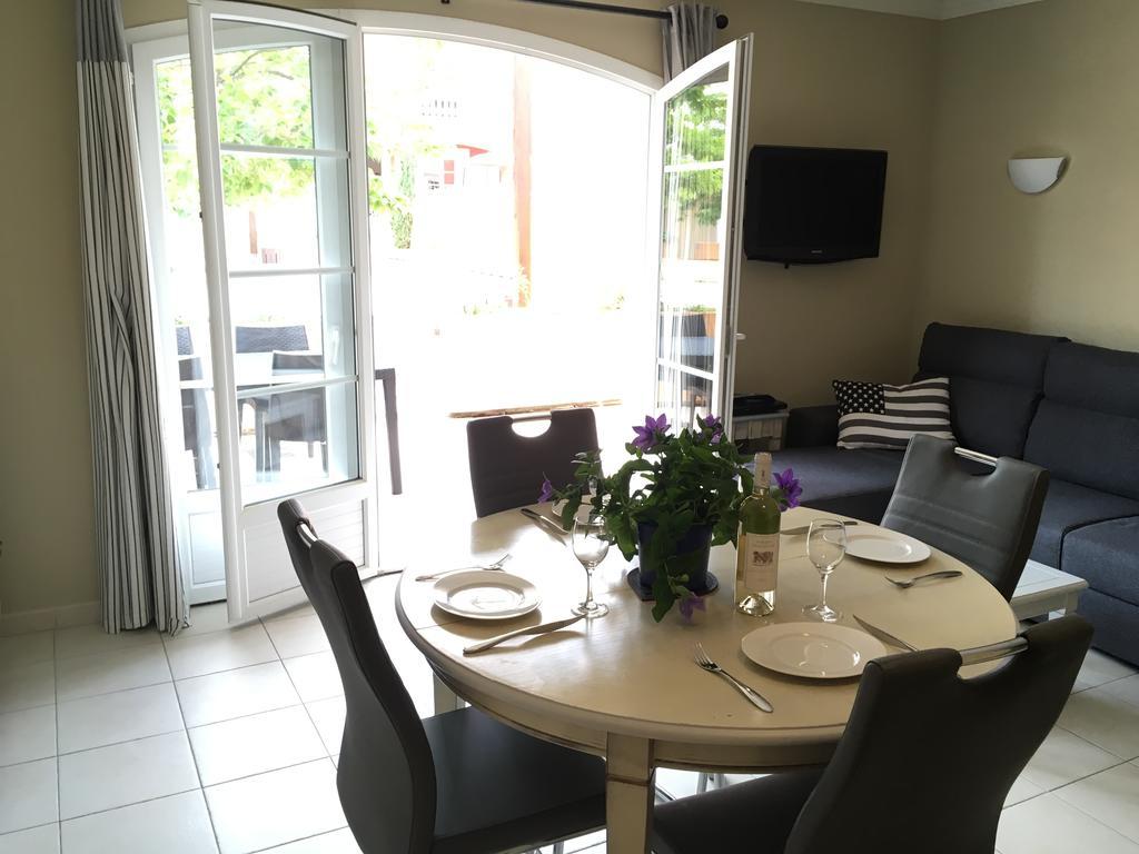 Appartement Dans Residence - Le Domaine De Camiole Callian  Dış mekan fotoğraf