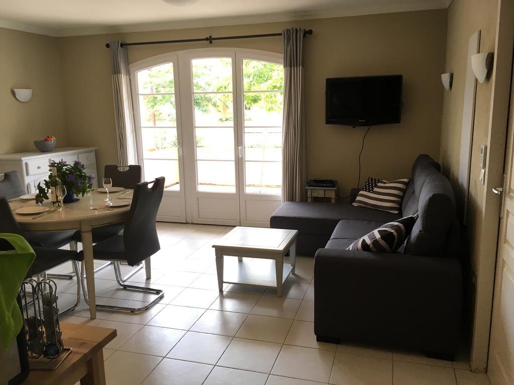 Appartement Dans Residence - Le Domaine De Camiole Callian  Dış mekan fotoğraf