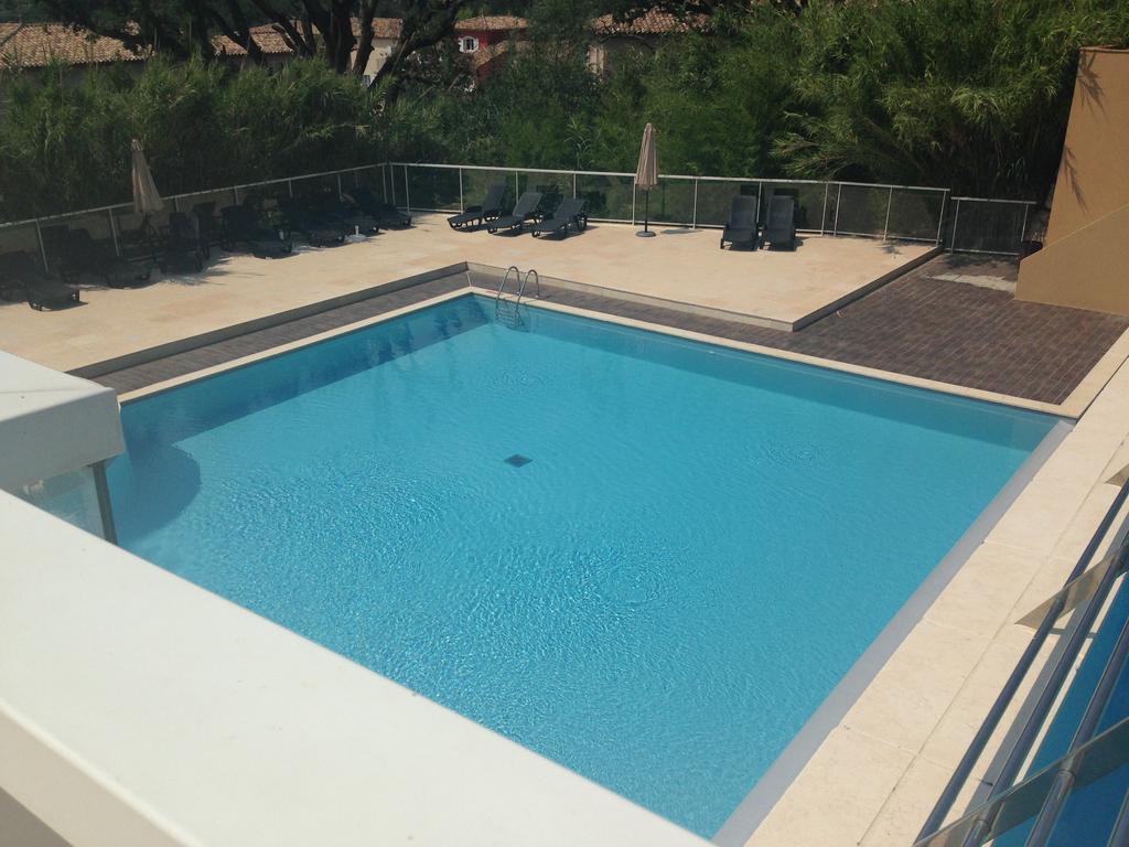 Appartement Dans Residence - Le Domaine De Camiole Callian  Dış mekan fotoğraf