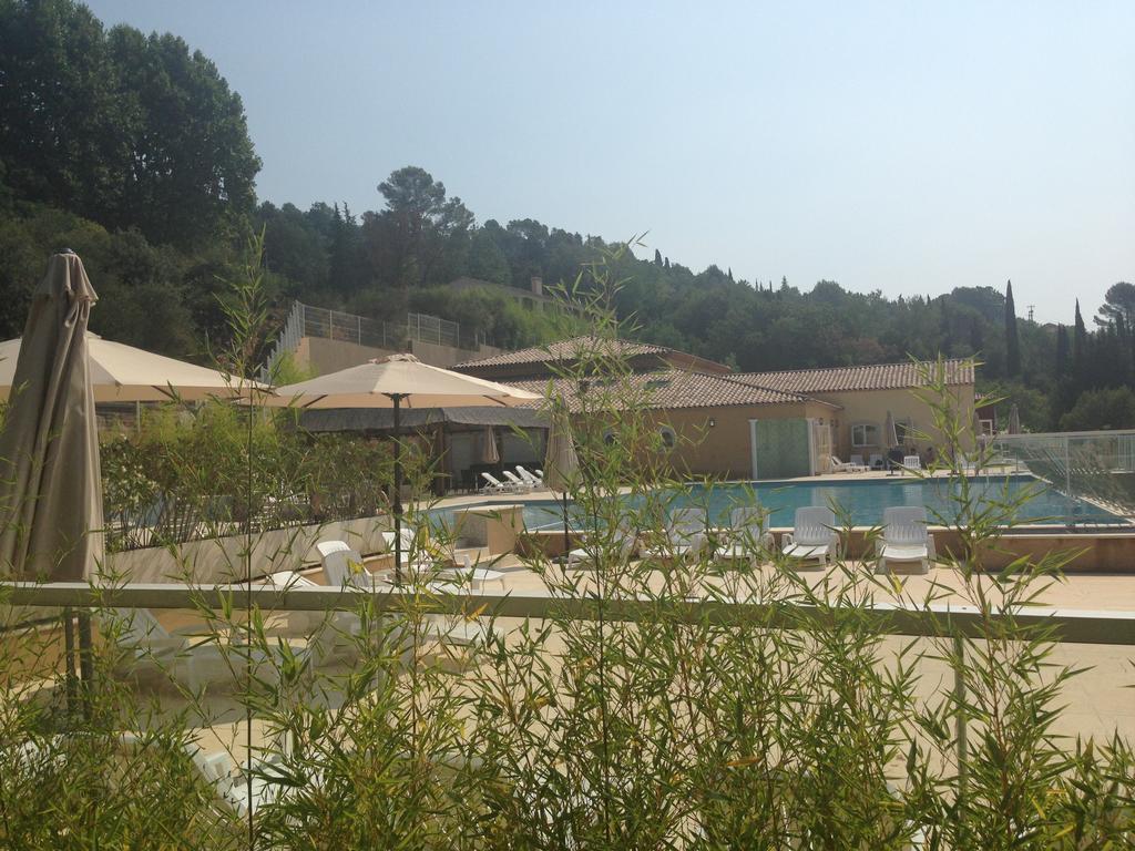Appartement Dans Residence - Le Domaine De Camiole Callian  Dış mekan fotoğraf